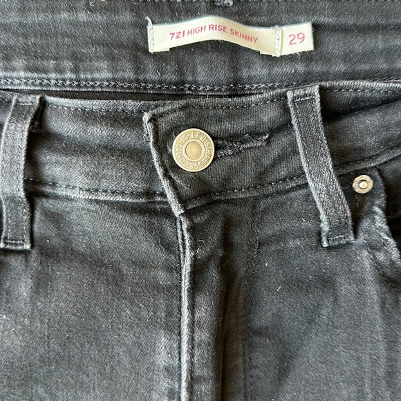 Levi’s 721 High Rise Skinny Jeans // 29 - Picture 3 of 3